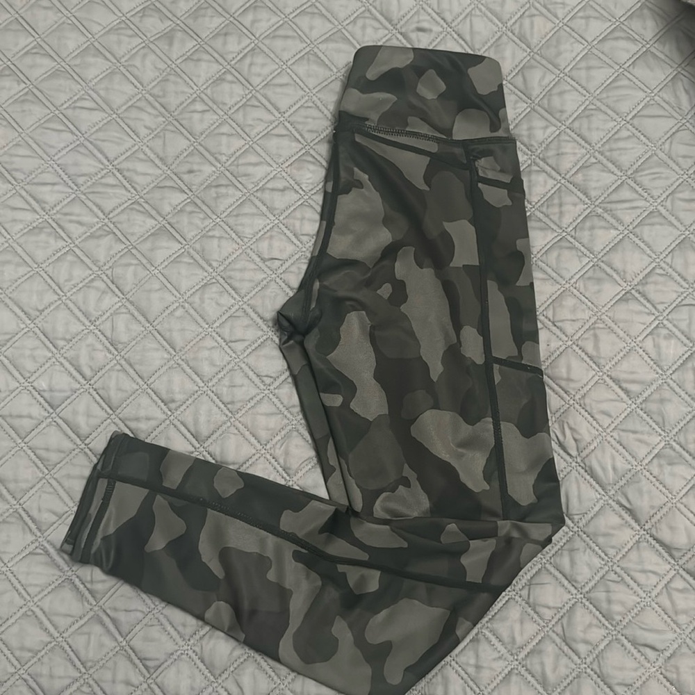 EUC maybe worn twice Zella girls leggings our hard at Nordstrom